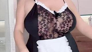 Big natural tits jiggling while cleaning the bathroom