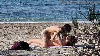 Small tits amateur couple enjoys passionate beach sex