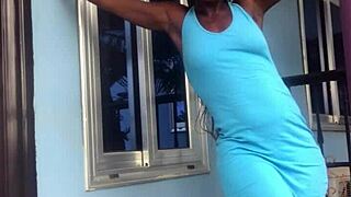 Twerking beauty on the balcony