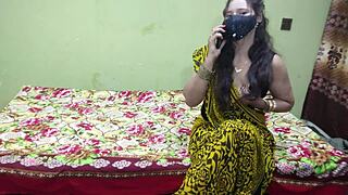 Pakistani Hot Aunty Calls Lover For Dirty Anal Action With Hindi Audio Commands