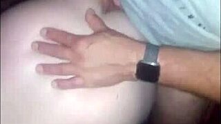 Hannah Horn suger og knepper to fyre hårdt i skoven!