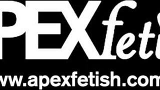 رقص في حضن ابنة الزوج الأول يتحول إلى جلسة ركوب برية مع أنين