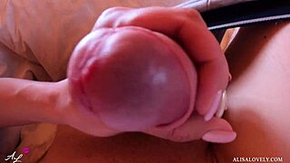 Azgın hatun kahvaltıda ateşli oral yapıyor, amatör POV ile Alisa Lovely.