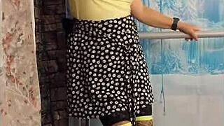 Hotwife Steffi Yellow Daisy Pussy Dance