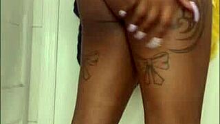 cumming on ass of my sexy hentai wife 😈