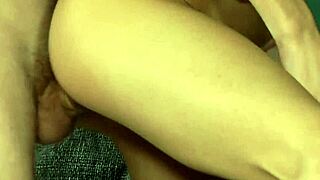 Britanski twinks Jamie Kelvin i Malachi Cooper bave se analnim oplodnjavanjem sa rimjobom i misionarskim pozicijama