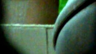 Chatting with this fat hairy pussy online 😏