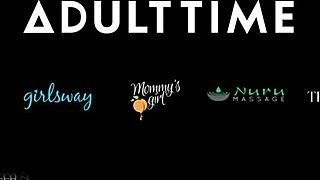 Блондинка Кэнди Лишес сосет и дрочит ногами за спермой