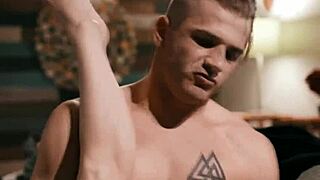 Gekke stalker neukt bange beste vriendinnen in MFF trio