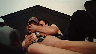 Rubia tetona shows off her big tits in sensual display