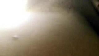 تريد رؤية صدر إيبوني مثالي يرتد أثناء نيك في الحديقة؟ انضم إلى هذا الضرب البري الخارجي!