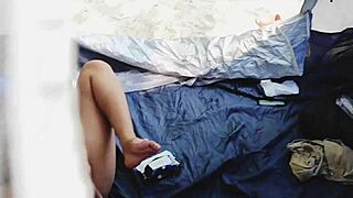 Loud Moaning Pinay Caught Fingering Outdoors Riskily!