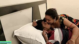 वाह, बंगाली भाभी रुpee के लिए हॉट सेक्स, अविश्वसनीय! 🔥