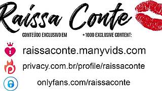 Nemohl jsem uvěřit svým očím, když jsem ji viděl na posteli takhle, musel jsem natočit její sexy latinskou kundičku