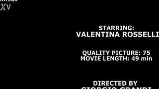 По дяволите, Валентина Росели поема 4 на 1 BWC в груб DAP екшън!