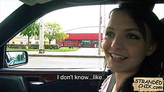 Wow, belle claires unge jente får vill utendørs knulling!