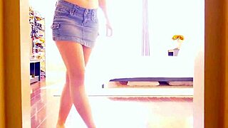 Hej, macocha, prečo zvádzaš môjho priateľa tým obrovským kokotom?