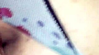 mi amiga me lustra la pija 😜