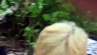 Pantat Besar Milf Russia Matang Bongkok untuk Aksi Luar dengan Lengkung Gemuk