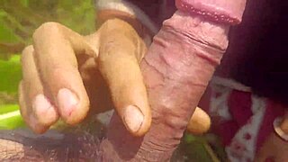 Żona z wioski Desi romansuje na zewnątrz z byłym chłopakiem w dżungli