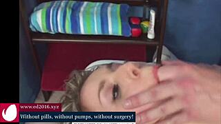 Această gimnastă a mers la masaj și a sfârșit futută tare din nou.