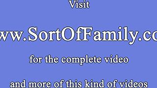 Hey stepmom berbucu, nak ambil batang amatir ni sekarang?