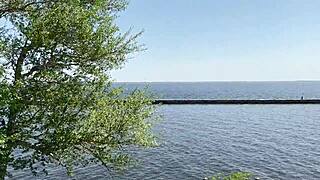 Aventura de viaje desnuda en lugar público ruso