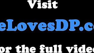 Гламурная девчонка двойно трахают и заливают спермой