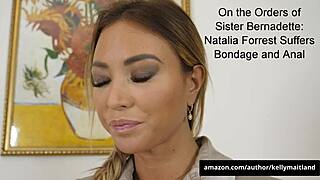 嘿Natalia Forrest，准备被Bernadette在撕裂丝袜里支配和操吗？