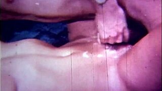 Ali te še vedno vznemirjajo vintage biseksualne lezbične?