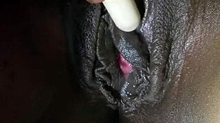 look at dat pretty pussy, so wet and ready