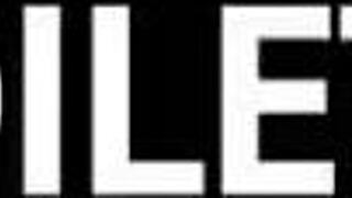 Kittycamtime verrast door menselijke wc ontmoeting