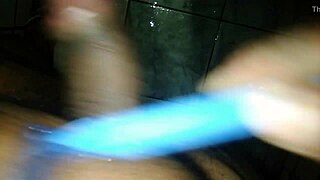 Eu no banheiro sozinho