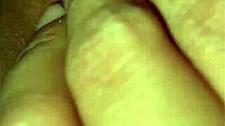 Rica mexicana shows off her huge ass