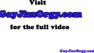 Orgia anal ao ar livre com hunks musculosos e boquetes