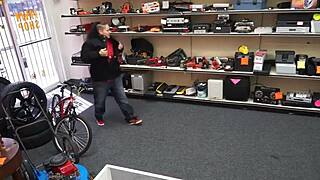 Super Amateur Teen Gets Hardcore Fuck in Secret Voyeur Spot