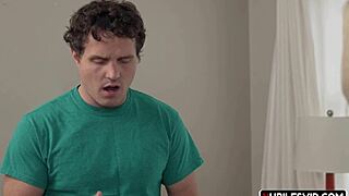 Aku suka tengok MILF Kate Dee naik kote tebal dalam cowgirl s17-e4.