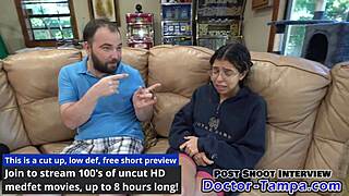 Доктор Tampa прониква в уретрата на Mira Monroe със стоманени звуци