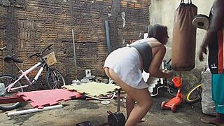 Visita al gimnasio se convierte en acción POV salvaje