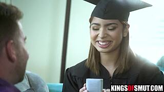 Yo, pourquoi cet oncle se faufile autour de sa mignonne belle-nièce comme ça ?