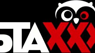 学生教師が教室でハード輪姦カオス！