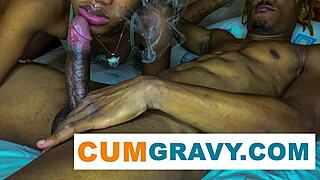 Étudiantes japonaises lèchent la chatte et baisent après les cours