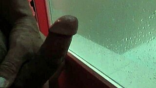 Se La Jala Mientras Me Ba�o