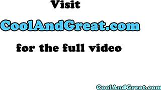 hé, Sinn Sage szétrúgja a strapon akciót gőzös zuhanyban.