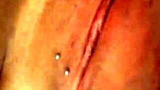 The chichona enjoys using toys and dildo in her solo play