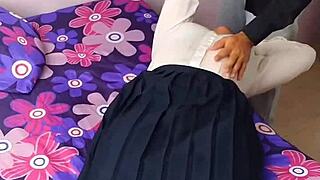 Joven estudiante en arriesgado sexo oral mi novia chupa después escuela casero