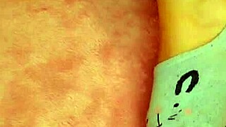 Latina Fixes Feet for Rich Massage Session