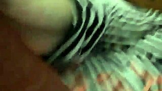 The chichona enjoys using toys and dildo in her solo play