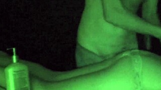 Clienta primește pizda linsă în timpul sesiunii de masaj senzual 😍