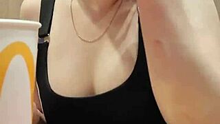 today i will be the dessert for the couple